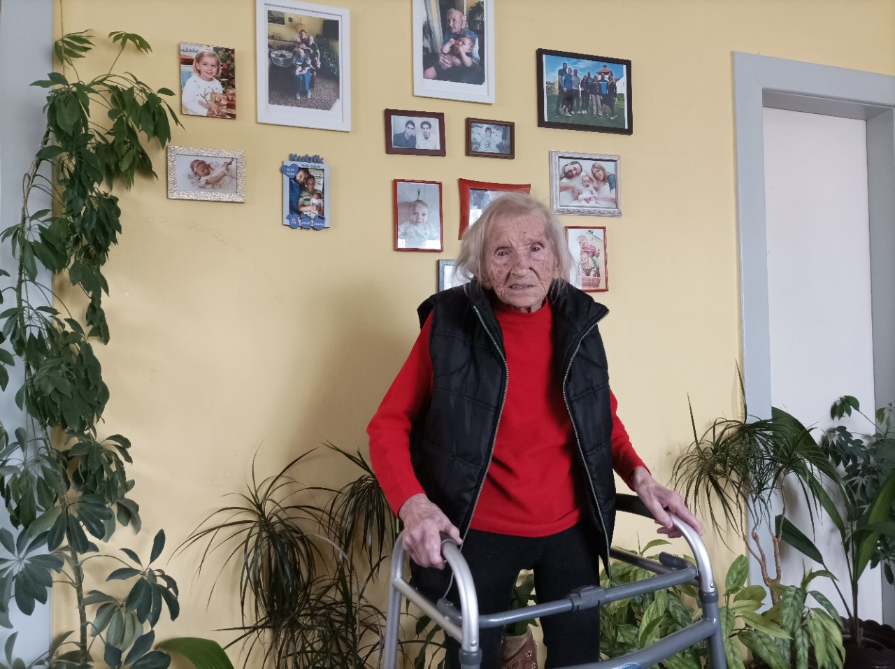 Smrdíš kouřem jako čert.