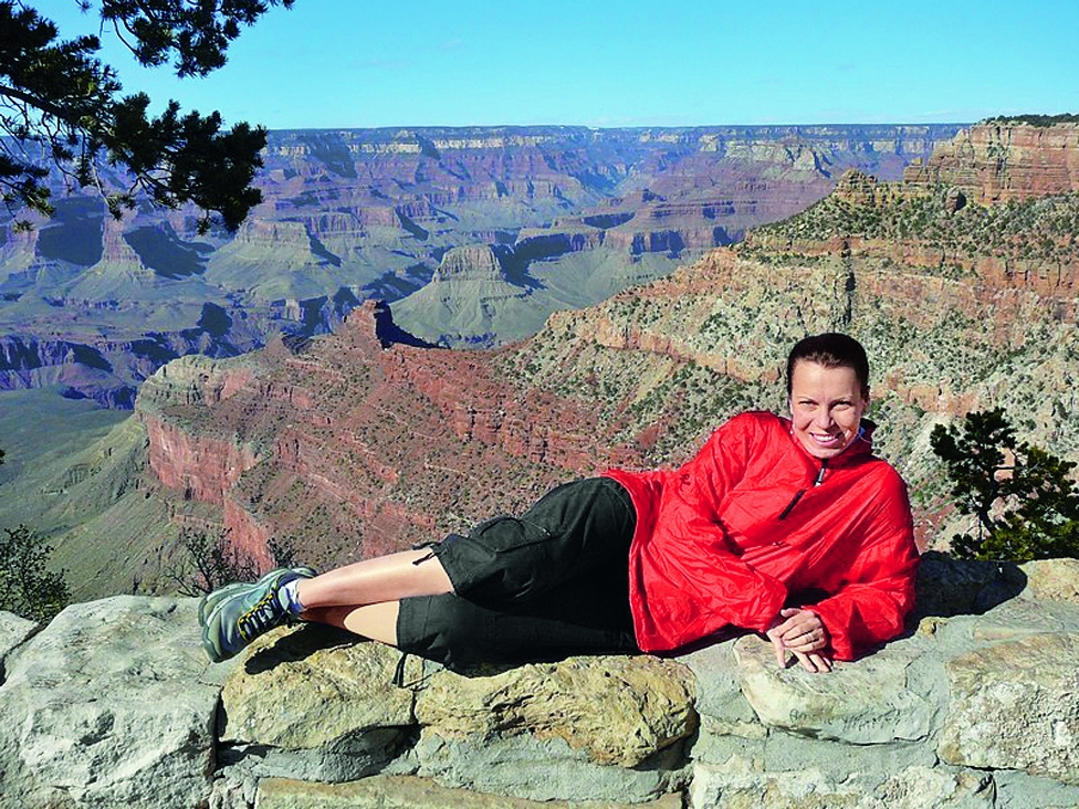 Lenka Patera beim Entspannen im Grand Canyon