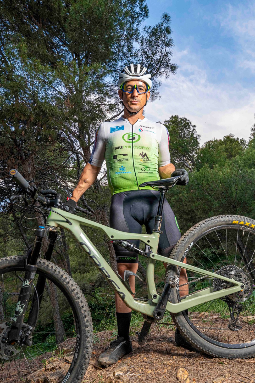 El volante todavía no lo ha soltado