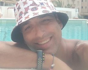 Silva_con_gorro_y_piscina