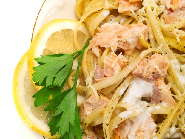 csm_72_salmon_with_fettuccine
